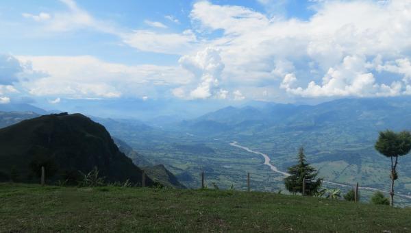 Justicia colombiana ordena devolver tierras a comunidad afrodescendiente del Cauca bit.ly/1GY2cuO
