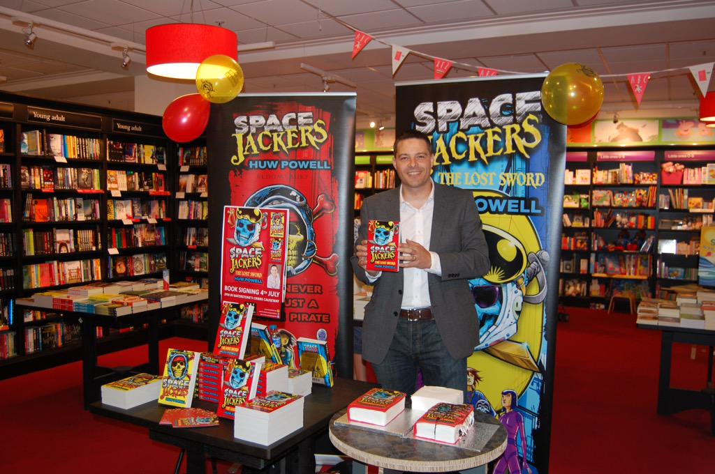 Spacejackers's tweet photo. Thanks to everyone who came to #TheLostSword book launch in @WaterstonesCC @mallcribbs
@KidsBloomsbury #CountdownYA http://t.co/fydtmj9JgC