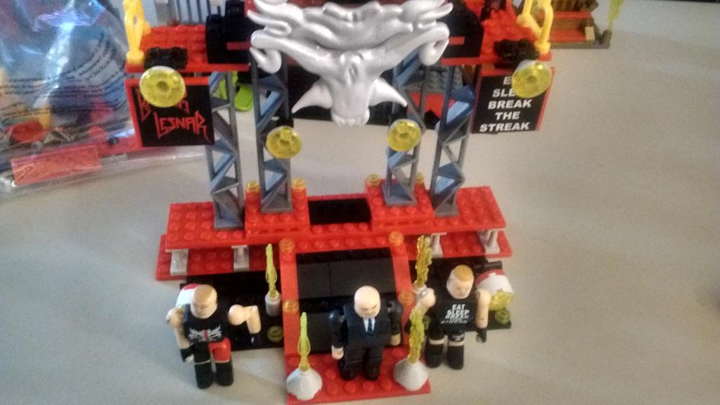 ChoateJamie's tweet image. @HeymanHustle  @BrockLesnar  what do you do when you don't feel good? Build #BrockLesnar entrance from #wwestackdown