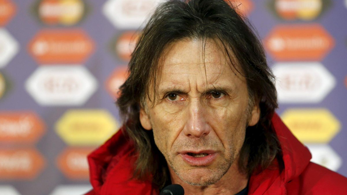 Joy997FM's tweet photo. POLL: Chile's Jorge Sampaoli, Peru's Ricardo Gareca, Argentina' Gerardo Martino or Paraguay's Ramon Diaz? #joysports http://t.co/imAG9t2L2Y