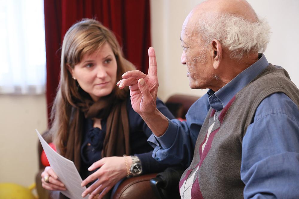 alzheimerssoc's tweet photo. Talking therapies can be helpful for both people with dementia and their carers. http://t.co/dOFjXgA4xo http://t.co/I5RRTKXejy