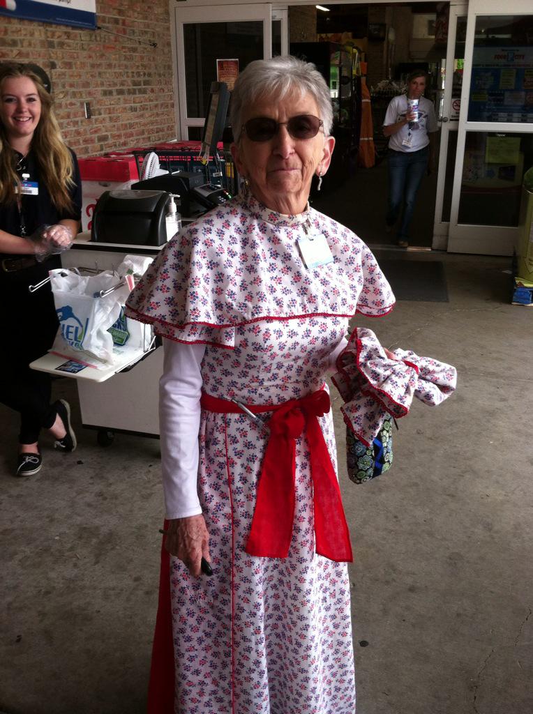 See Dolly Madison @ Clinton Food City <a href="/FoodCity/">Food City</a> #smokertruck