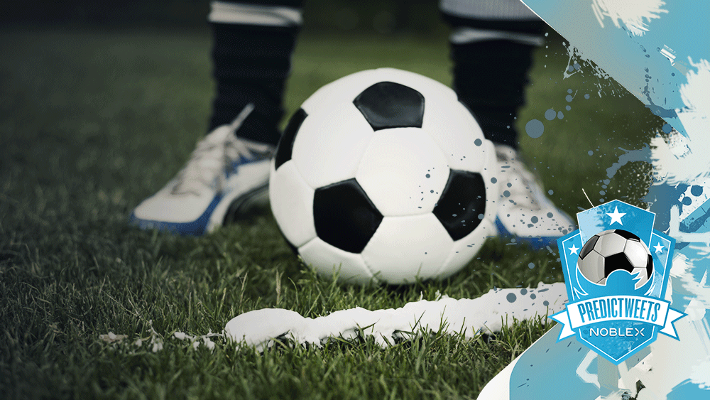 NoblexAr's tweet photo. ¡Otro tiro libre para #ARG! RT si va afuera, FAV si es gol #Chile2015 #PredicTweets #ARGxCHI #SomosArgentina http://t.co/hNLDW0CBot