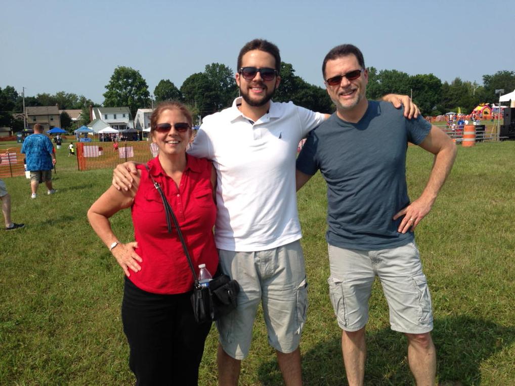 AccordingTo_Tim's tweet photo. Happy 'Murica day from the Fredericis #Swagerici http://t.co/Bq881S0Pb7