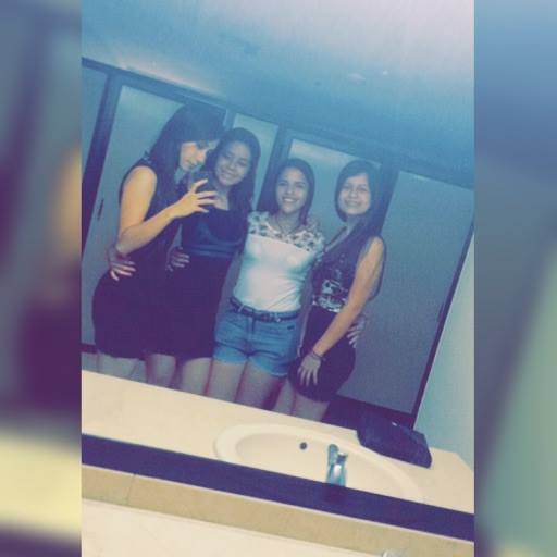 Mjld16's tweet photo. 👯👑💋 http://t.co/YU00phRLoR