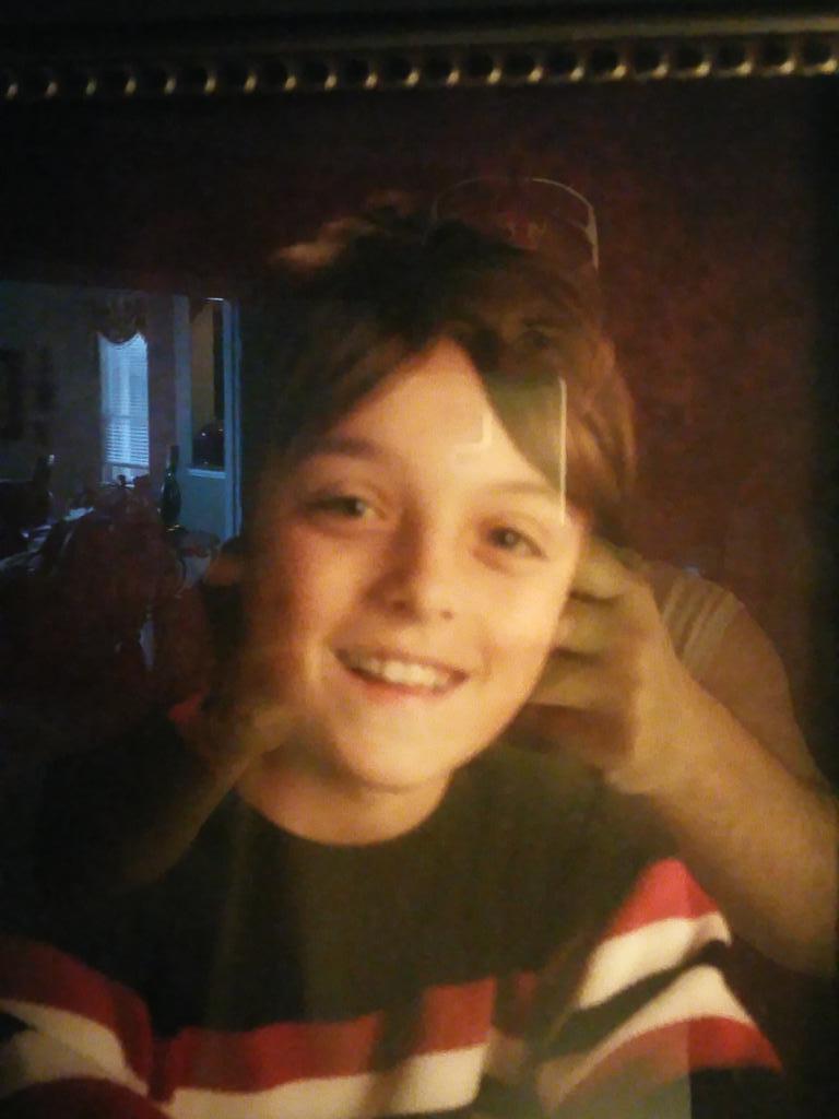 mikiestweeter's tweet photo. @connortomlinson @MaddieRoyston  awe when he was innocent http://t.co/JHyFnrxqfn