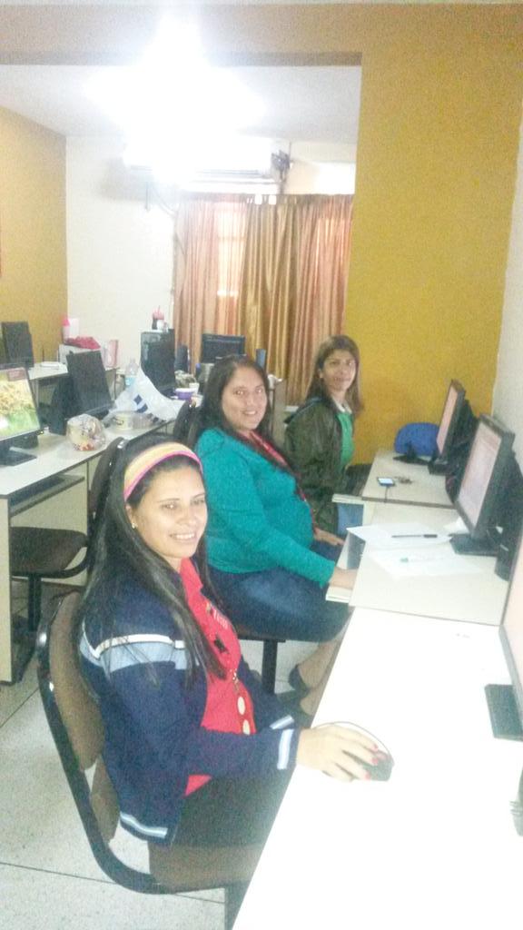 EG_cbittrujillo's tweet photo. @TutoresValera dando Apoyo a la Sala Situacional del #CongresoPedagogicoEstadal @crifptrujillo @LirosTorres http://t.co/0HzBl2M1Ph