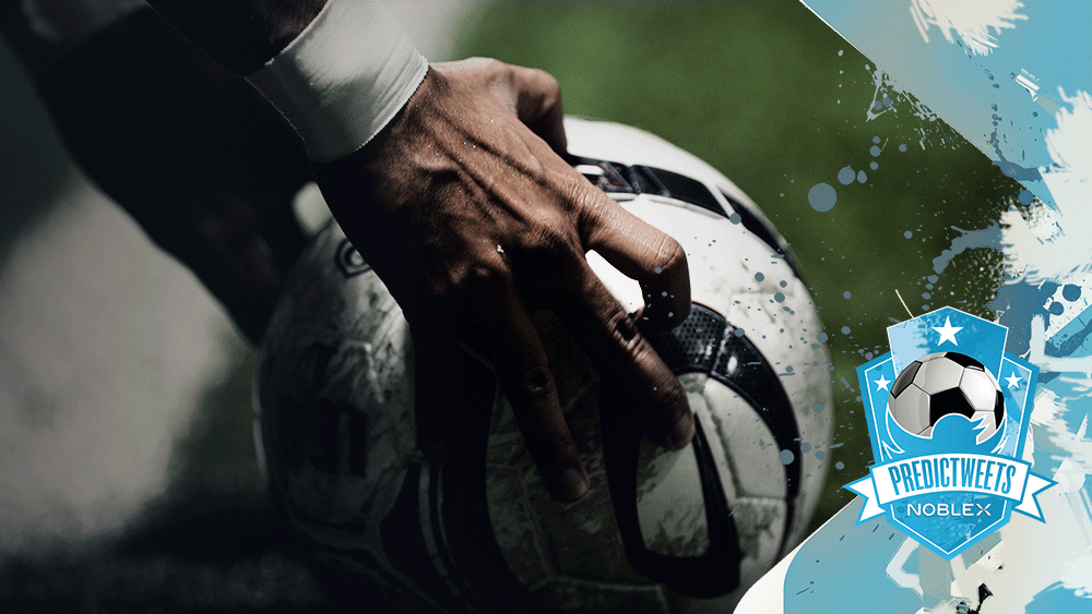 NoblexAr's tweet photo. ¡Tiro libre para #ARG! RT si despejan o FAV si es gol #Chile2015 #PredicTweets #ARGxCHI #VamosVamosArgentina http://t.co/PpOK5p9QJV