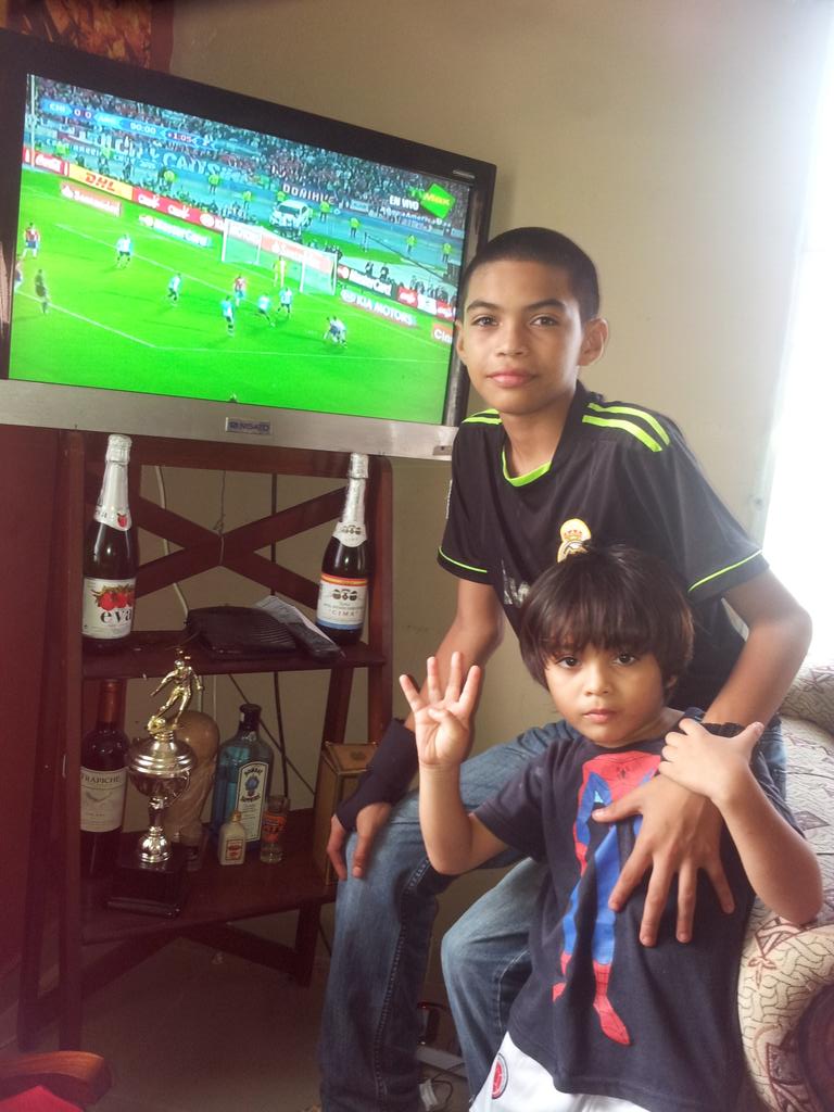 yarinethrivas's tweet photo. @DatitosRivera @profeotero #CopaAmericaMax saludos para Antonio y Matthias hasta Penonome Argentina Campeon http://t.co/A2fvTTFF0A