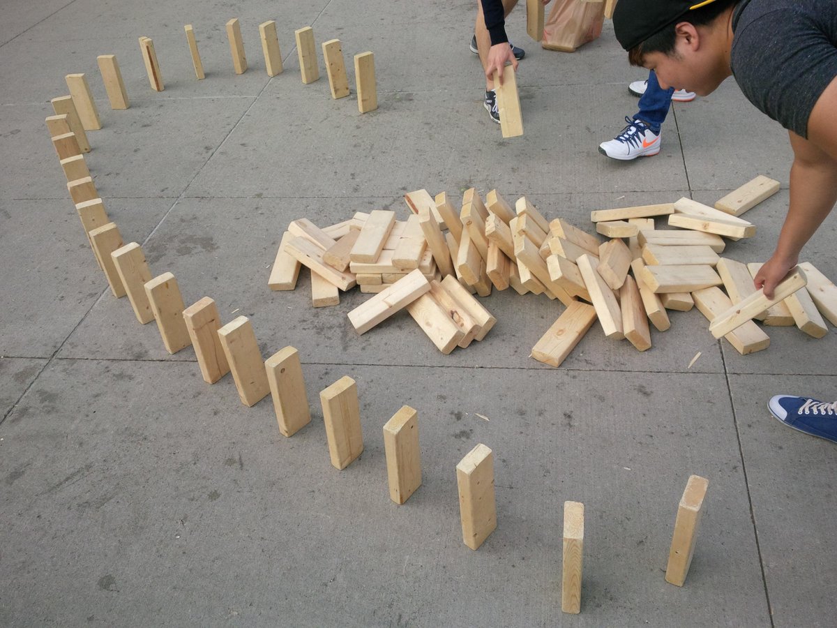 DTKitchener's tweet photo. When #GiantJenga gets old, turn it into #GiantDominos #KingStreatery #DaysofKWAwesome http://t.co/3OeyyroIut