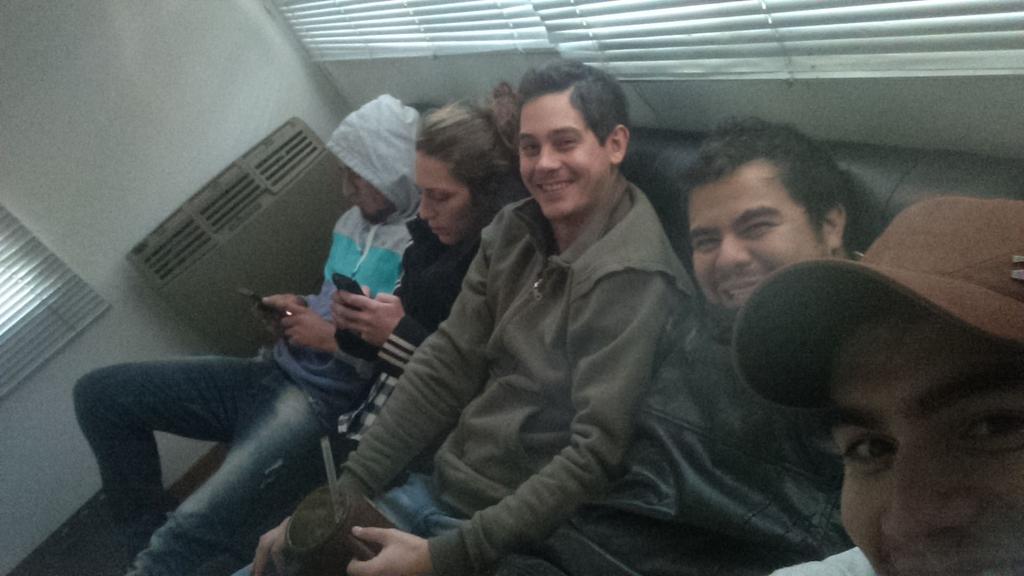 RoniEseWey's tweet photo. Con los amigazos #SomosArgentina http://t.co/UKp0lAwF8G