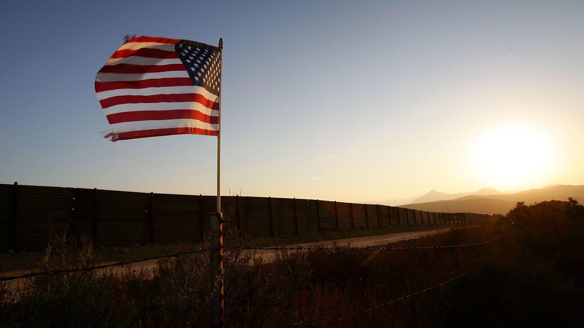 BPUnion's tweet photo. A happy and safe Independence Day to all! http://t.co/RIARUHJhNm