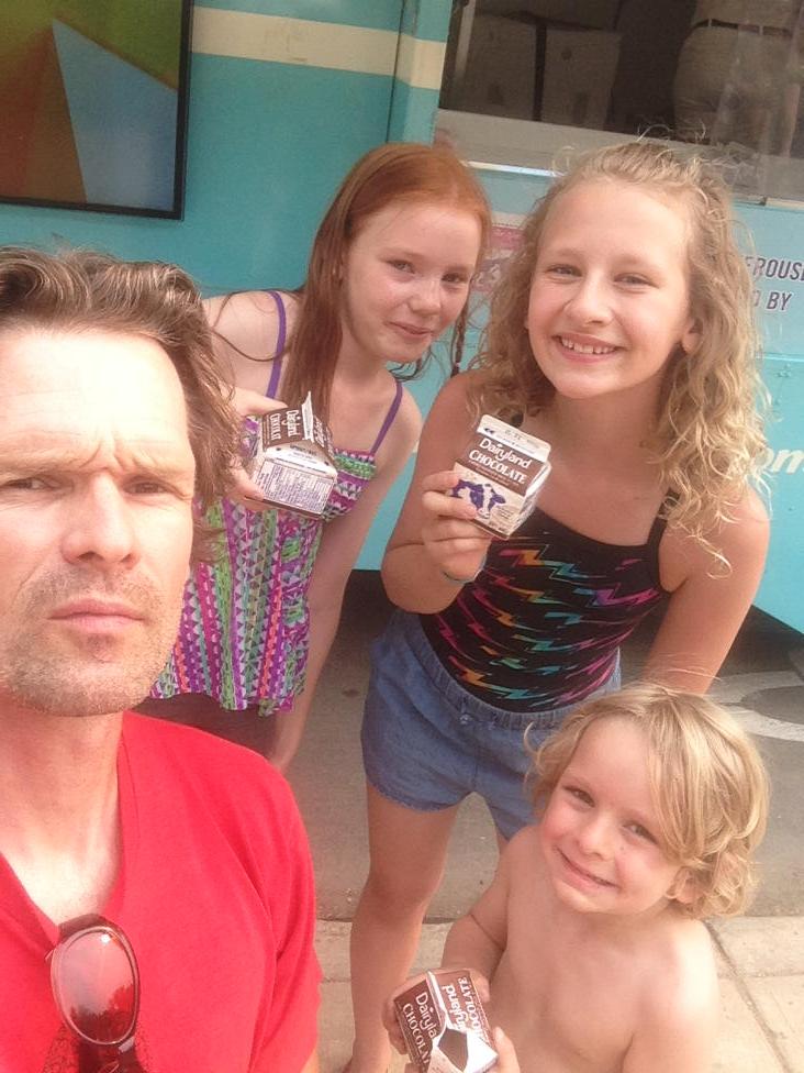 worldsson's tweet photo. #milkmobilesk http://t.co/QOKhMG2hIB