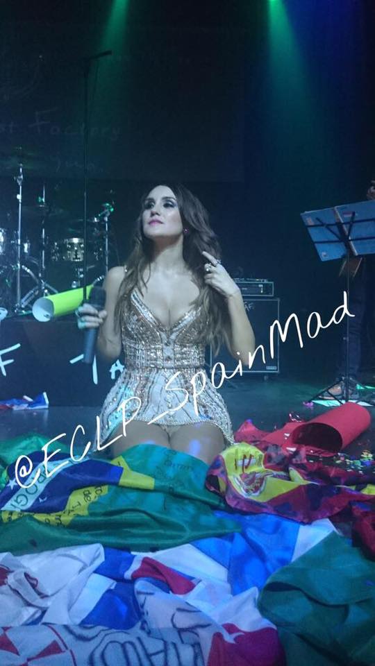 DulceMariaND1's tweet photo. @DulceMaria no show hoje!! esta linda! como sempre 😍😍 http://t.co/THZVomztD4