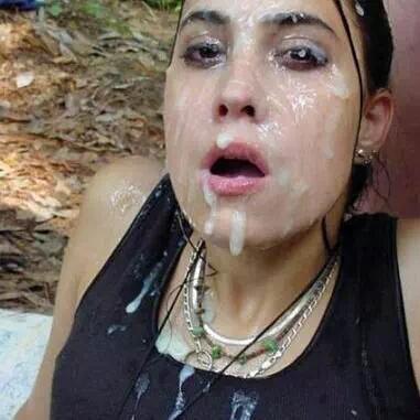 2Deoshmama's tweet photo. مين يمصص امي ويكب على وجها ويخلها تلحس هيا واختي http://t.co/Le7FIo0vWu