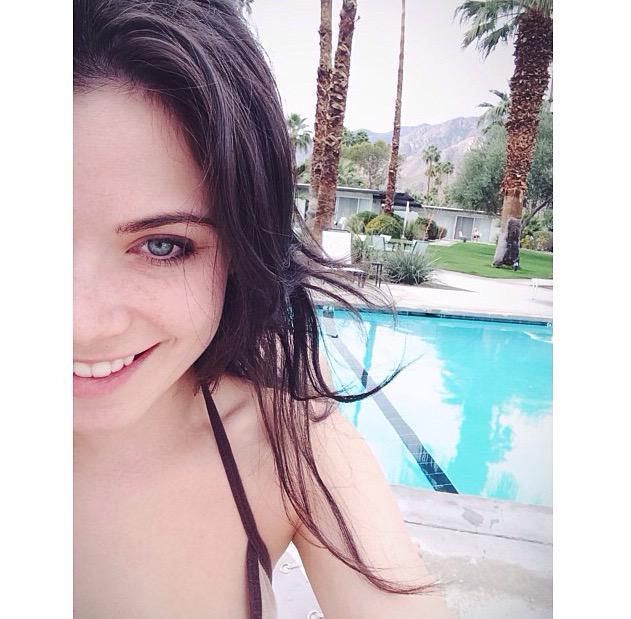 Megan Hart (@supremepetite) on Twitter photo 