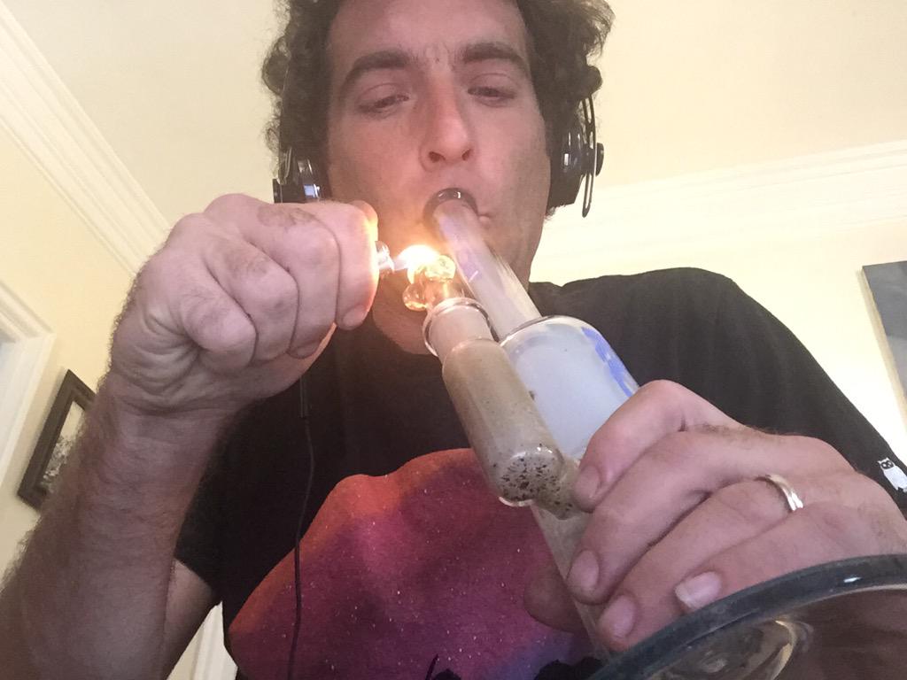 ShaneSchleger's tweet photo. Huffing some Animal Cookies I got last week from @AmsterdamGarden thanks to @taopauly's recommendation #DopeStories http://t.co/efXOM9UX9C