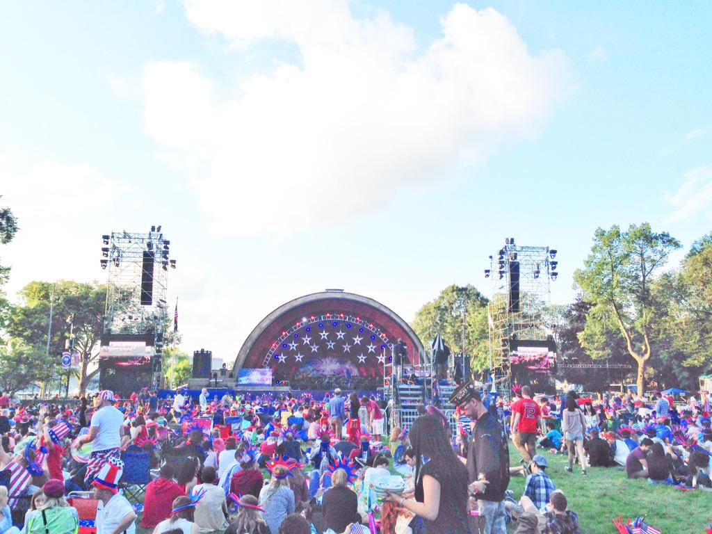RickyTM7's tweet photo. Celebrating the 4th of July at the Boston Hatch Shell #BostonChronicles #Happy4th http://t.co/P2TfGF0Hla