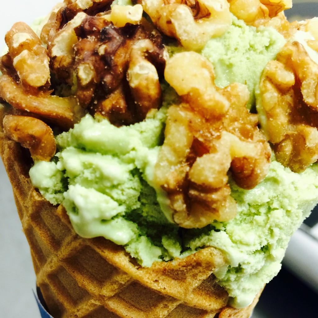 Yolokiss232's tweet photo. Happy Independence Day! Come grab a treat tonight! http://t.co/pophvk9A3C