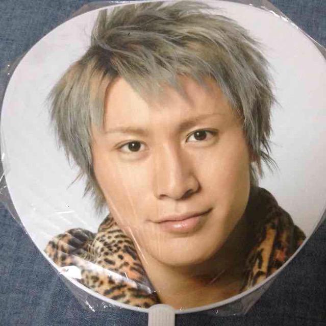 __9216_1's tweet photo. マジバン虹、EE安田、JB安田団扇お譲りいたします。
即決金額ございますので、お気軽にお尋ねください。
相場は理解でお願いいたします。
リプライお待ちしております＼(^o^)／
#関ジャニグッズ
#グッズ譲 http://t.co/kTLr6HlrYa