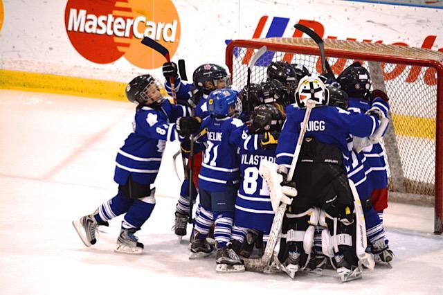 kimmykld's tweet photo. Novice Blue and White game 2015 #leafsHS http://t.co/dxJOPfX32T