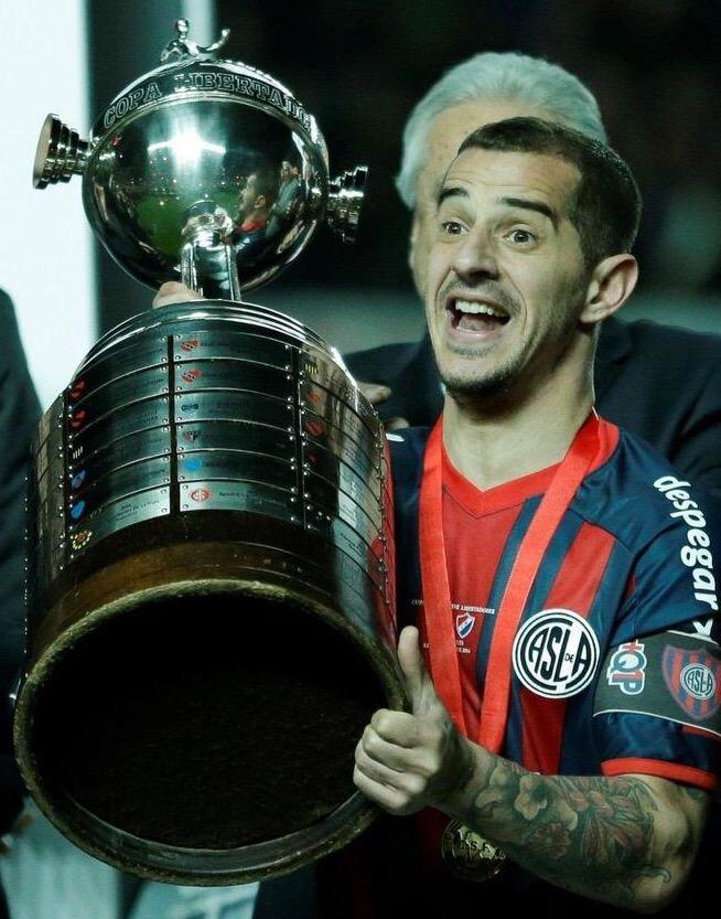 masq1pasion's tweet photo. ACÁ ESTA EL #CampeonDeAmerica http://t.co/GPbWJ7OgIT
