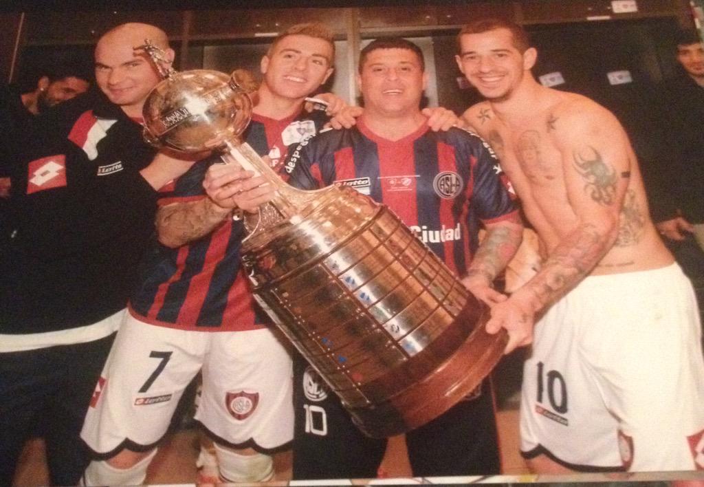 masq1pasion's tweet photo. ACÁ ESTA EL #CampeonDeAmerica http://t.co/GPbWJ7OgIT