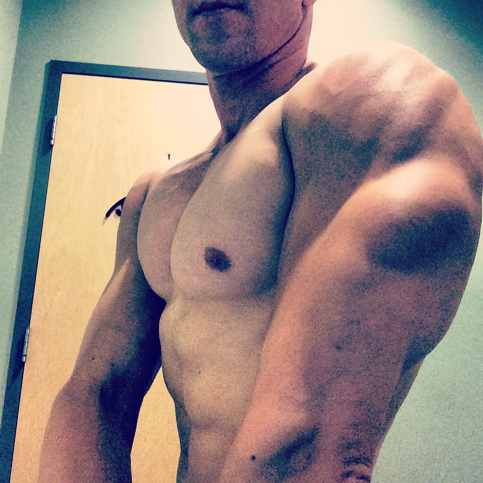 letaboycry1's tweet photo. #aesthetic#aesthetics#lats#bodybuilder#beast#beastmode#fit#fitness#flexfriday#gymshark#gains#muscle#muscles#muscular http://t.co/GF1jPUODcR