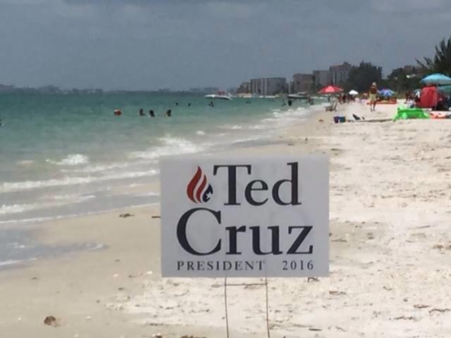 Aikenbound's tweet photo. @tedcruz @rickwtyler Look what was spotted on beach in Naples FL! #KeepCruzin @PrdBlckRpblican #Cruz2016 #CruzCrew http://t.co/EGKSWcNG88