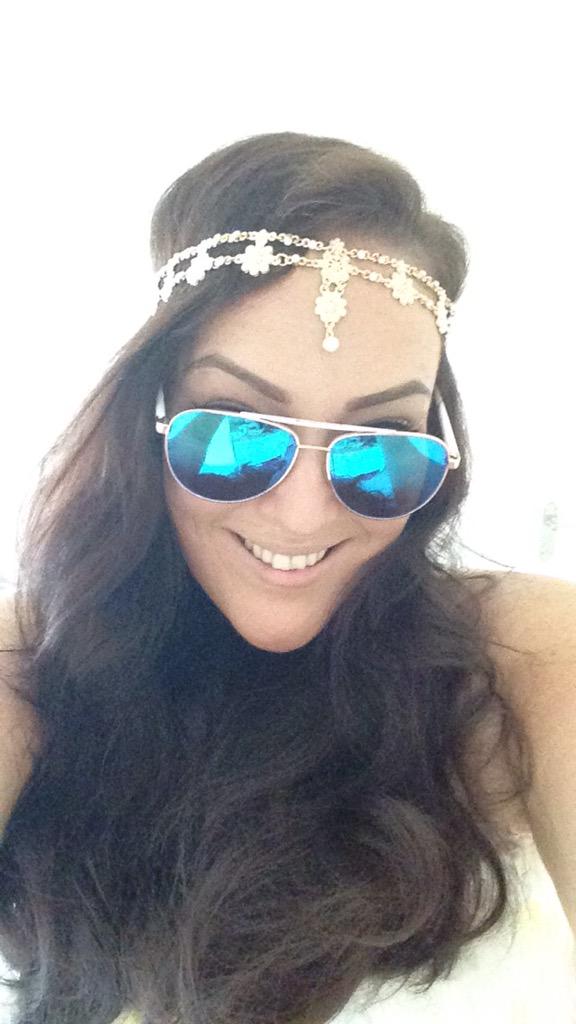 LauraHalliday5's tweet photo. Beer garden weather rocking my amazing @MichaelKors glasses @LUXclusives http://t.co/zayGCVlrYD