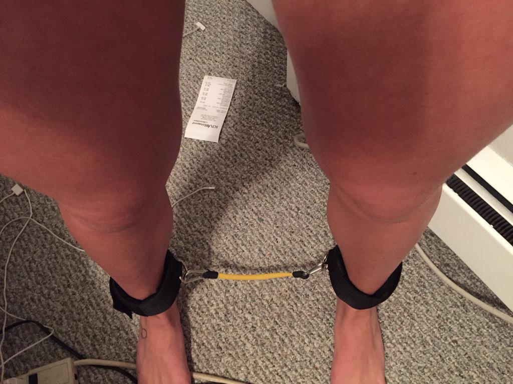 gabriellehvala's tweet photo. Holy workout and I'm only on beginner! 💪🏼⚠️☑️🍑#feeltheburn #hellobooty #thighsonfleek @getfitandthick http://t.co/ziXlTcmJ4O