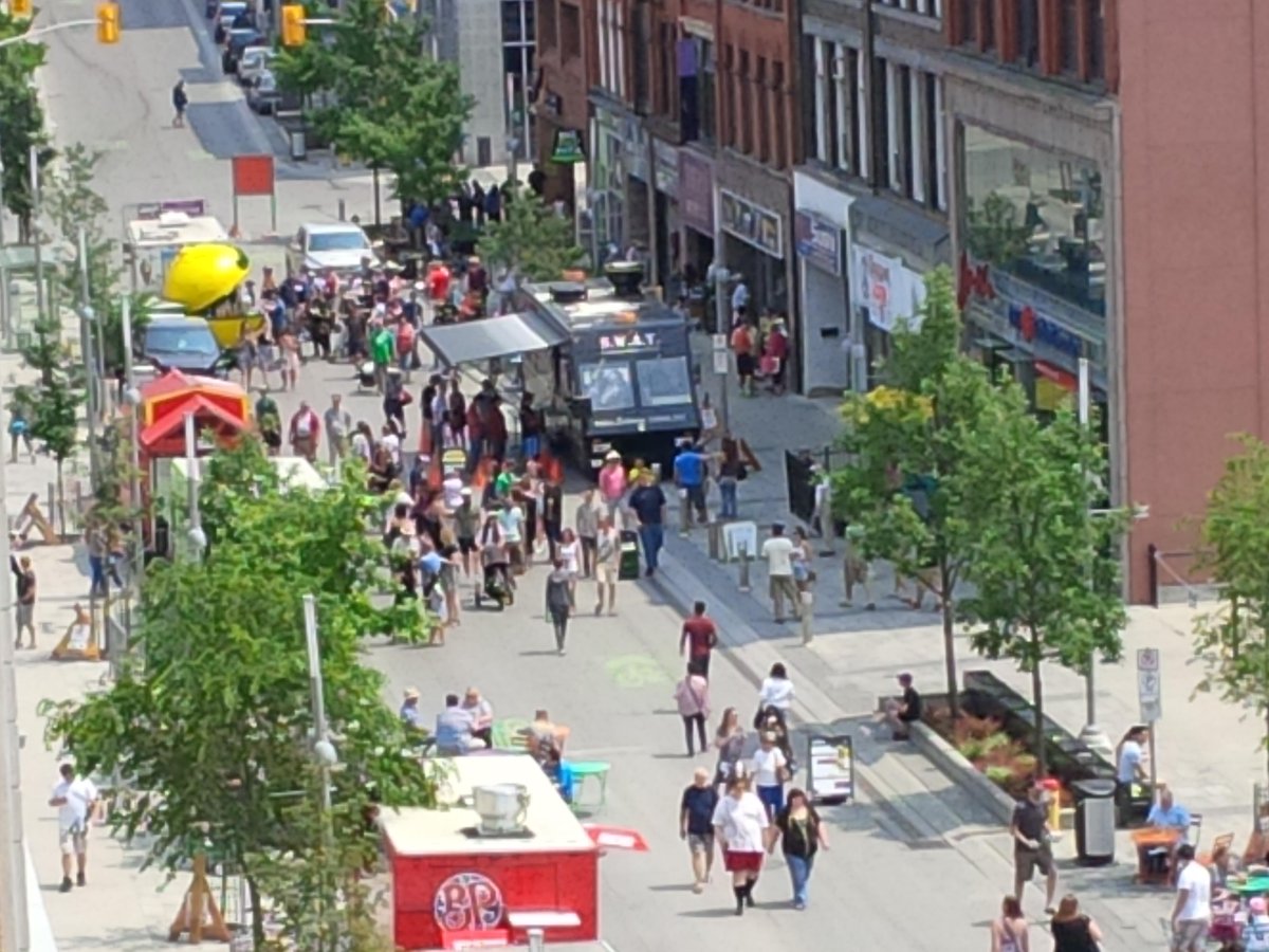 DTKitchener's tweet photo. Thanks #KWAwesome 4 an amazing #KingStreatery! Tomorrow we rest. #BMF week starts Mon. #BMFEats Tue #DaysOfKWAwesome http://t.co/H95SzVIvHz