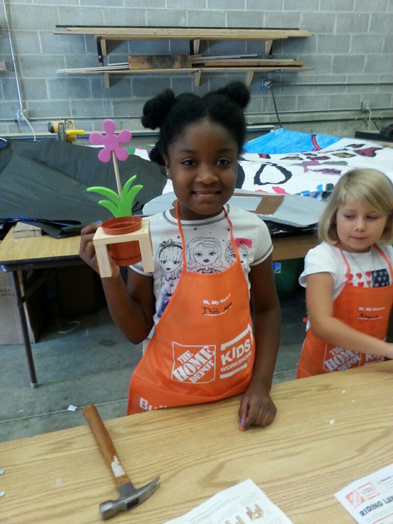 Home3034's tweet photo. Team 3034 had a great time at James J Eagen Civic Center. Thank you for letting us spend time with such great kids! http://t.co/EizdOcq6HU