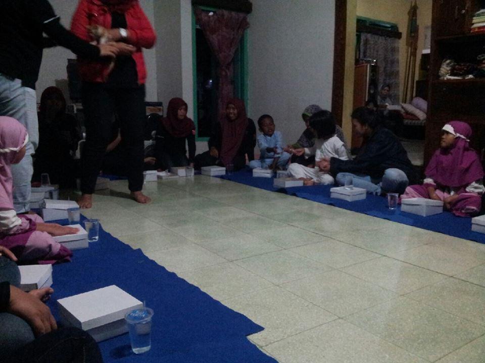Buka bersama dengan anak anak yayasan