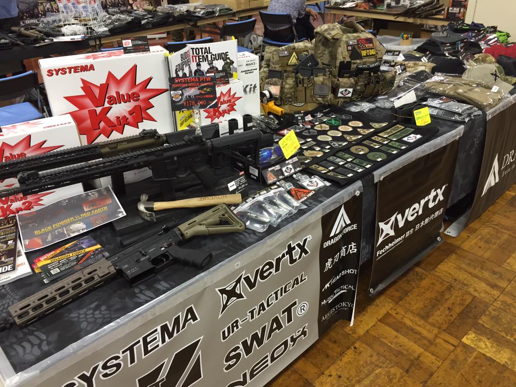 dragonforceshop's tweet photo. Vショーに出展しています！！
目玉商品のインサートやVショー限定トレポンなど色々と取り揃えております！！
皆様の来場お待ちしておりま〜す！！ http://t.co/5TJDEMtrAF