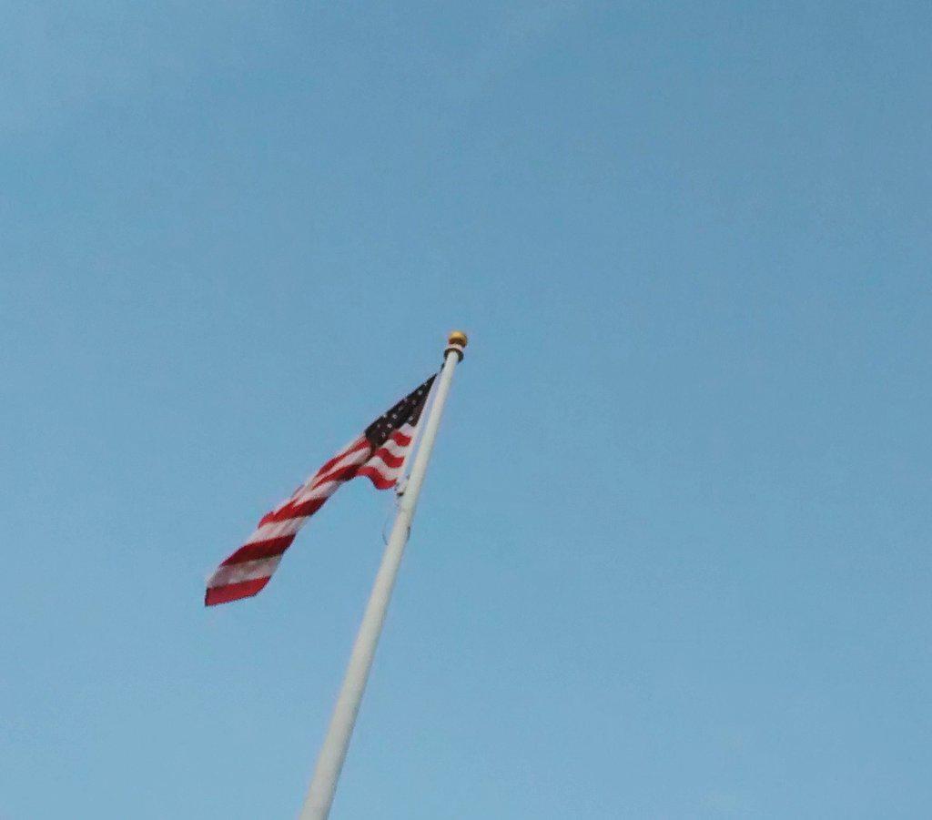 JamesMalewicz's tweet photo. 4th🗽󾓦🎆🎇 http://t.co/KWF1cSUcoF