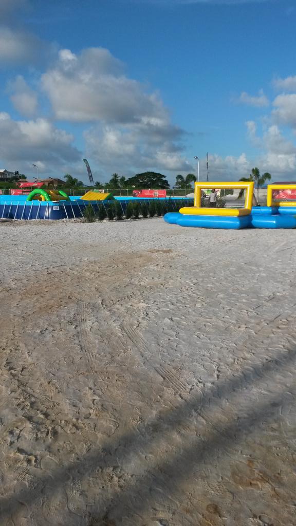 FelizRobertson's tweet photo. A day well spent #SWSWeekend #CaribbeanFoodFestival @HJWaterWorld @HJ94Radio http://t.co/wBpVHOxEt6