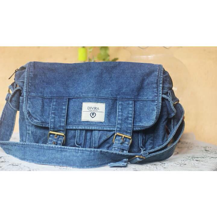 Buat yg sebentar lagi masuk sekolah bisa dicek slingbag denim #Divira di <a href="/venombali/">VENOM DVSN BALI®</a> <a href="/magnusbali/">M A G N U S. apparel</a> dan <a href="/Extrudebali/">EXTRUDEbali</a>