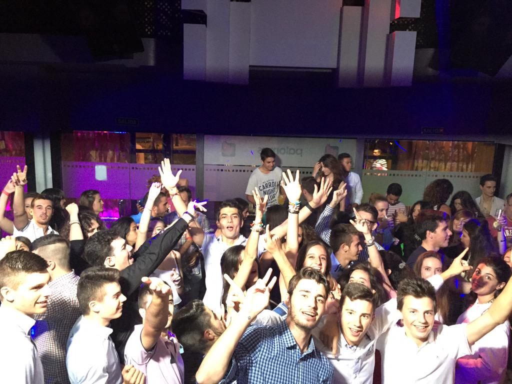 ¡¡PETANDOOO!!! ¡¡Esto esta hasta arriba!! <a href="/PepeGarcya/">Pepe Garcia</a> <a href="/navaloncreative/">Antonio Navalon ★</a> <a href="/ALESSGIBAJA2/">ALESS GIBAJA</a>