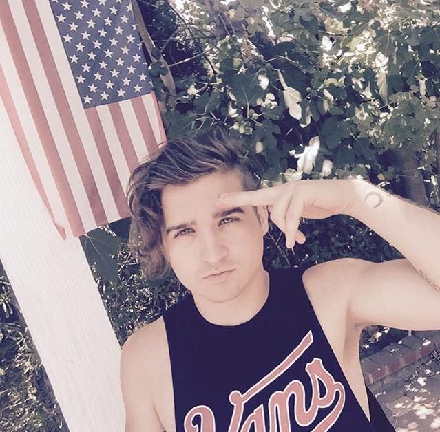 dont__askjosh's tweet image. This man equals my life. ❤️ @Trent_Bites