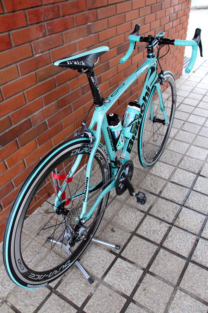 Bianchi infinitoCV完成しました！
納車は7/4、ツール・ド・フランスの開幕に合わせたので一生の記念です。

#愛車を晒すとrtされてフォロワーさんが増えるらしい
#祝ってくれる人RT