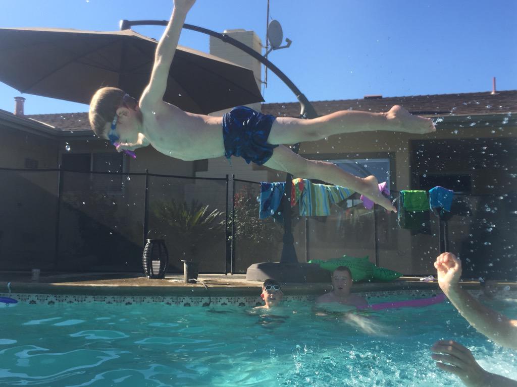 susanjholman's tweet image. Superman splash tonight at @cfridolfs #fourthfun