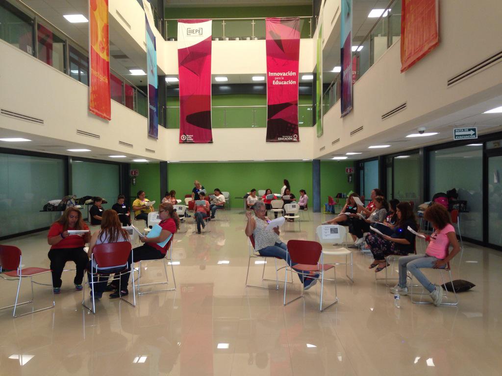 MonicaRubria's tweet photo. Educadoras en acción por la niñez en Monterrey http://t.co/UFeRL5uSrY