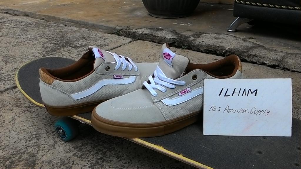 100% PURE tweet media