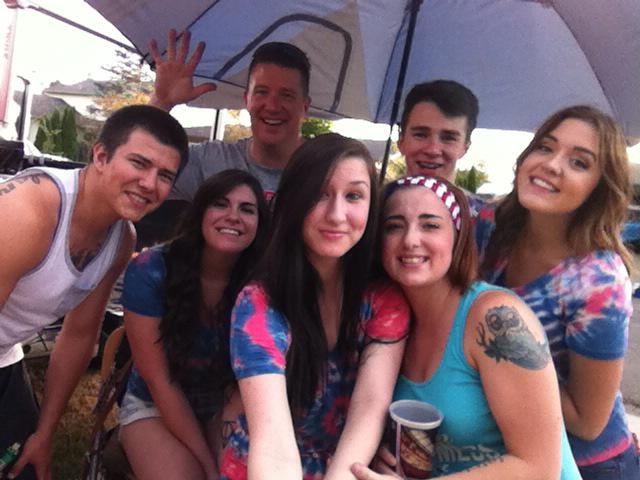 CandyCandraa's tweet photo. Very first picture of the day and probably the BEST! ❤️🇺🇸💙 @serenamarquezz @summerwhitwell @S0R3N #Marcus #Charissa 😄 http://t.co/STqLrwvXjx