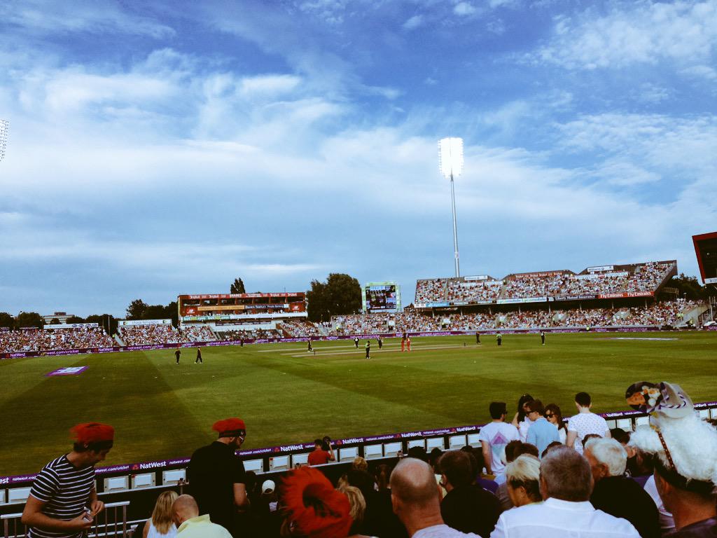 FieldingStuart's tweet photo. 440 runs scored &amp; 14 wickets.....that's a decent T-20 game! #Lancashire #yorkshire #battleofthe🌹 http://t.co/2lSc0Exh68