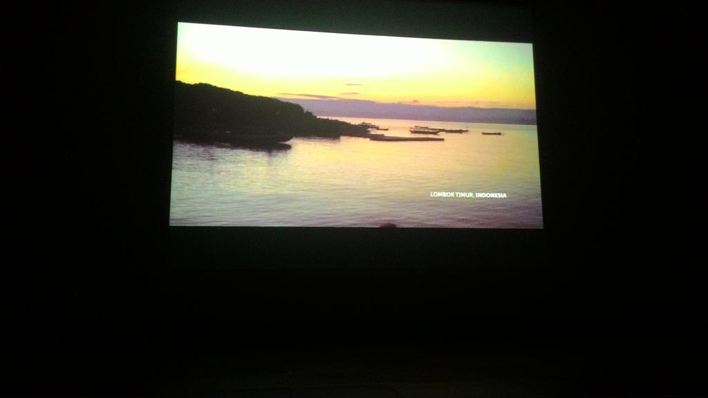 Pemutaran filmnya sudah dimulai! #BandungSayangHiu #SaveSharks