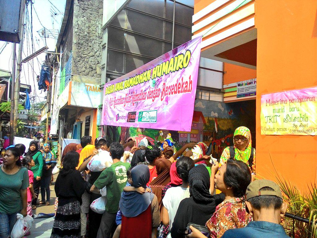 Ibnu_Saadi's tweet photo. Acara Tahunan #Baksos #Bazaar #Ramadhan Majlis Taklim Humairo (05/07) @iceuhernawati #SeputarKlender @PKSKlender http://t.co/DfoQXzUN68