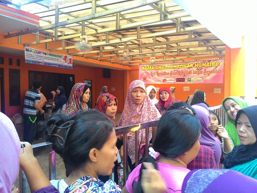 Ibnu_Saadi's tweet photo. Acara Tahunan #Baksos #Bazaar #Ramadhan Majlis Taklim Humairo (05/07) @iceuhernawati #SeputarKlender @PKSKlender http://t.co/DfoQXzUN68