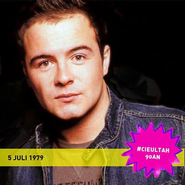Idolanya si yanti nih,,shane !! Happy birthday mas Shane Filan Westlife 